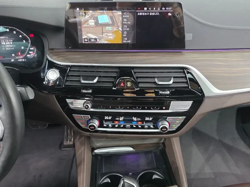 BMW 530 I M Sports Plus, снимка 15 - Автомобили и джипове - 55832756