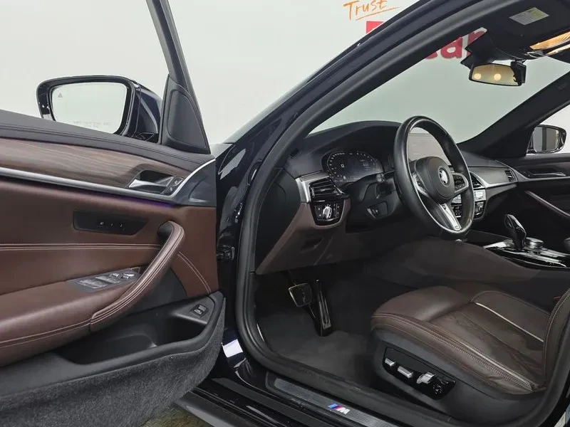 BMW 530 I M Sports Plus, снимка 13 - Автомобили и джипове - 55832756