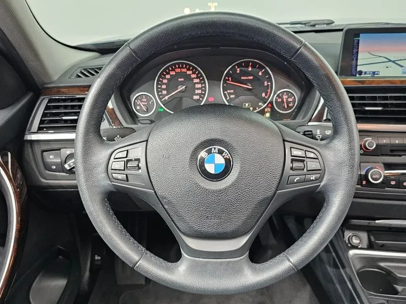 BMW 320 D, снимка 13 - Автомобили и джипове - 56699899