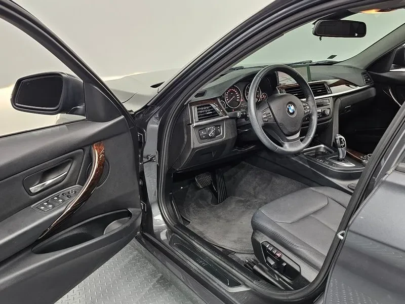 BMW 320 D, снимка 10 - Автомобили и джипове - 56699899