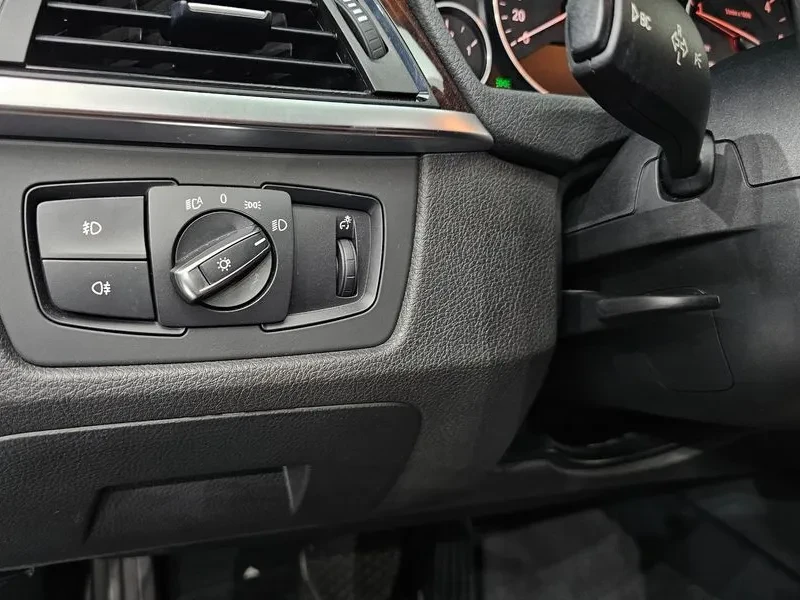BMW 320 D, снимка 14 - Автомобили и джипове - 56699899