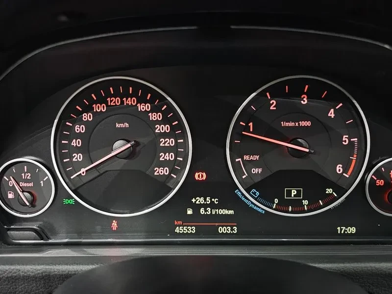 BMW 320 D, снимка 8 - Автомобили и джипове - 56699899