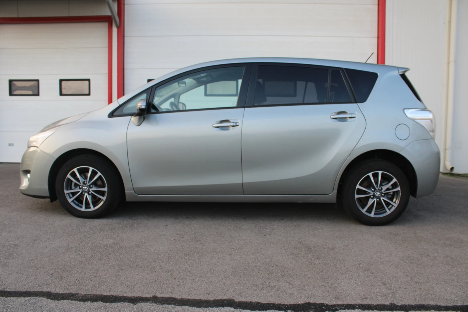 Toyota Verso 1.6I - изображение 8