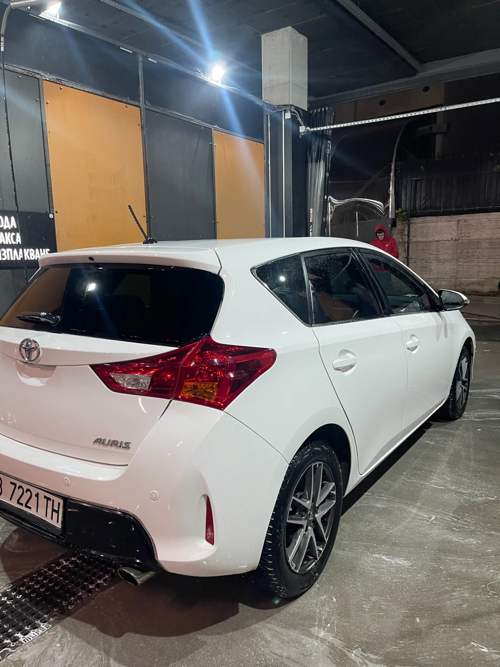 Toyota Auris 1.6 Бензин  - изображение 3