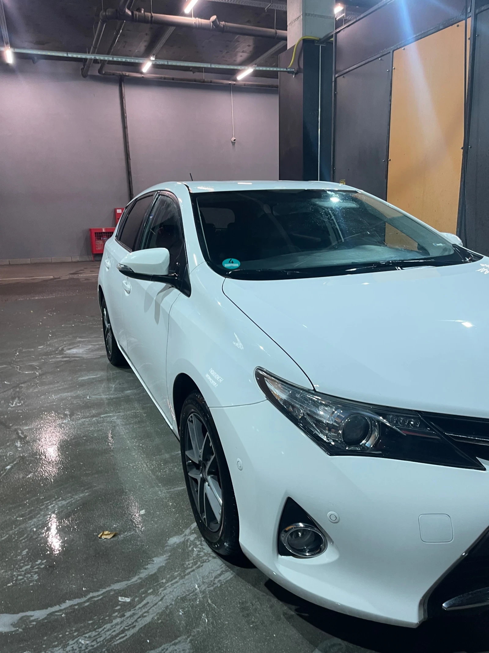 Toyota Auris 1.6 Бензин  - изображение 6