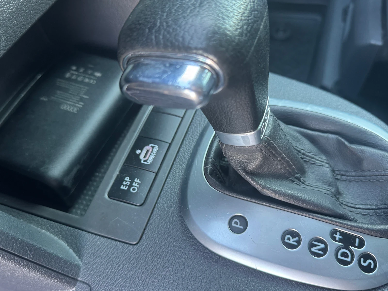 VW Touran 1.9 TDI, Автоматик - изображение 9