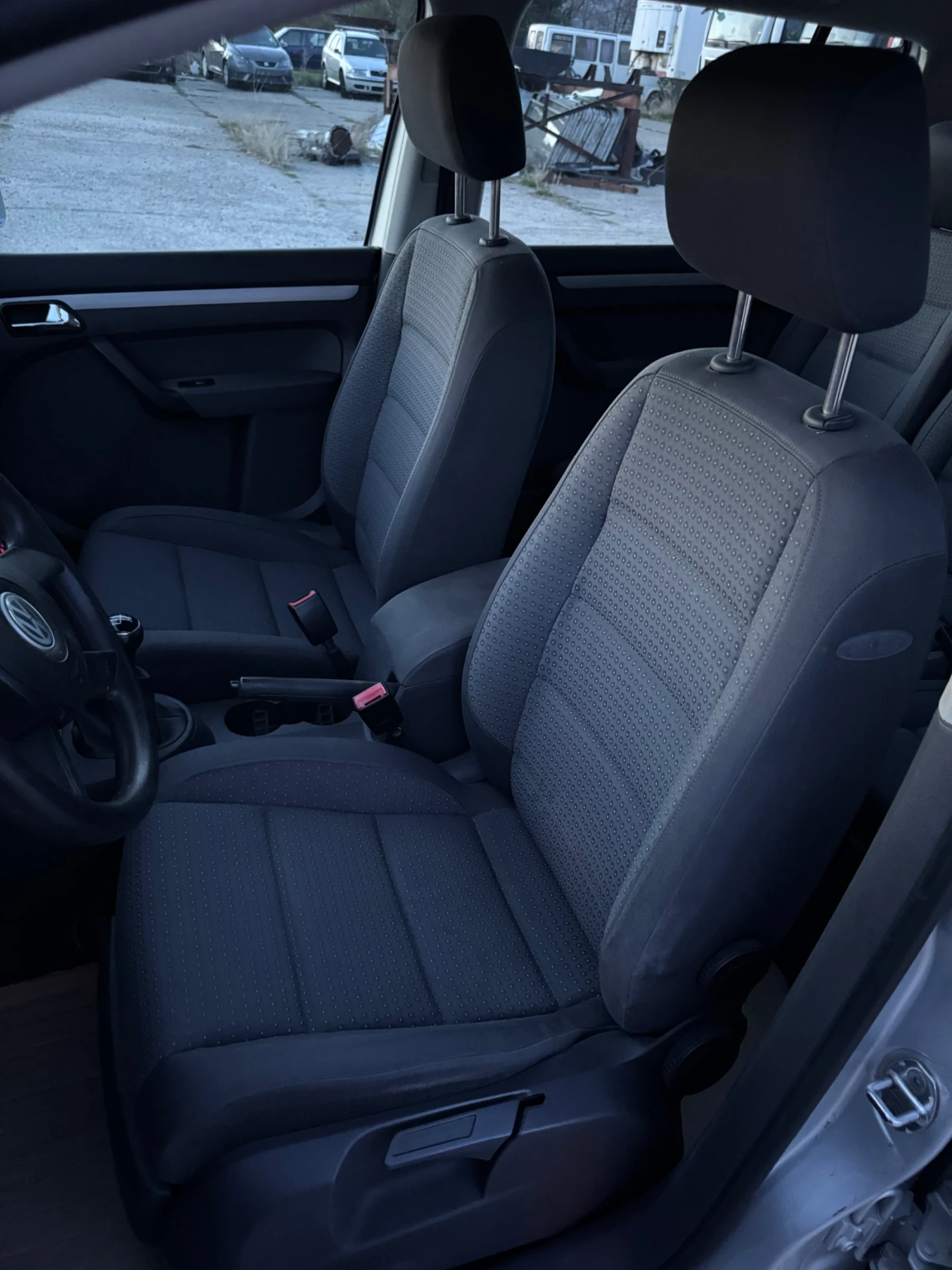 VW Touran 2.0 TDI  - изображение 9