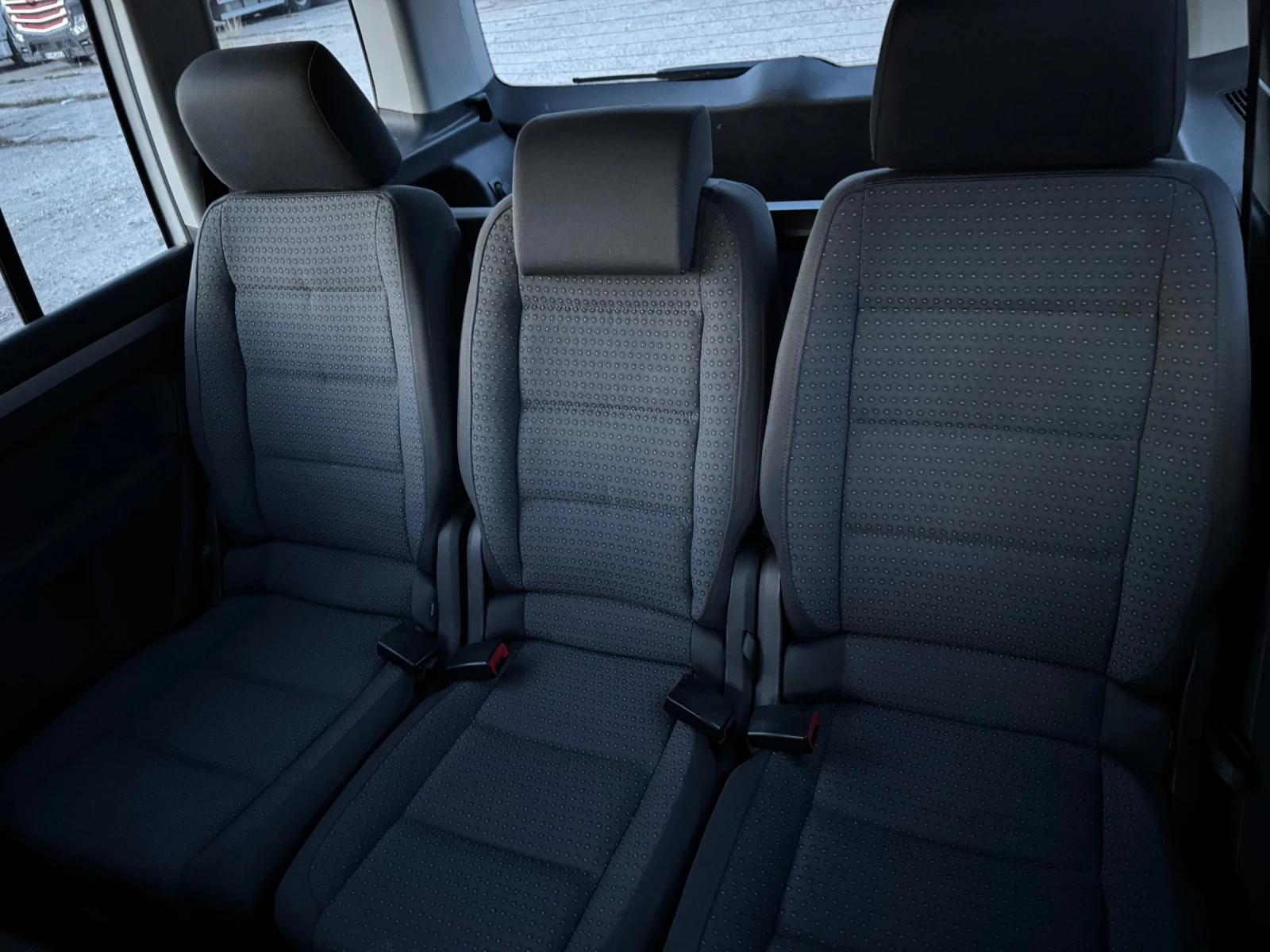 VW Touran 2.0 TDI  - изображение 10