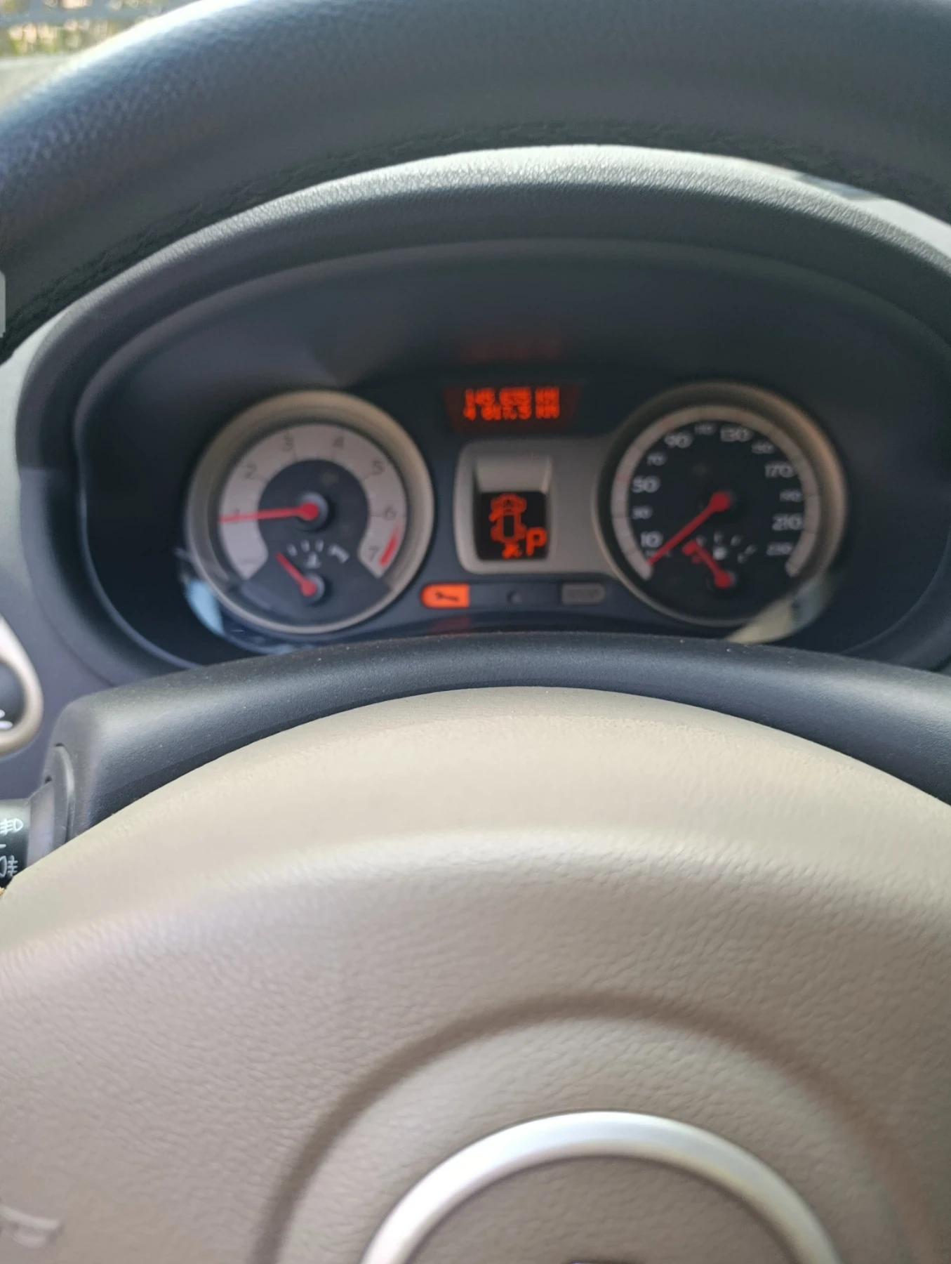 Renault Clio 1.6 - изображение 8