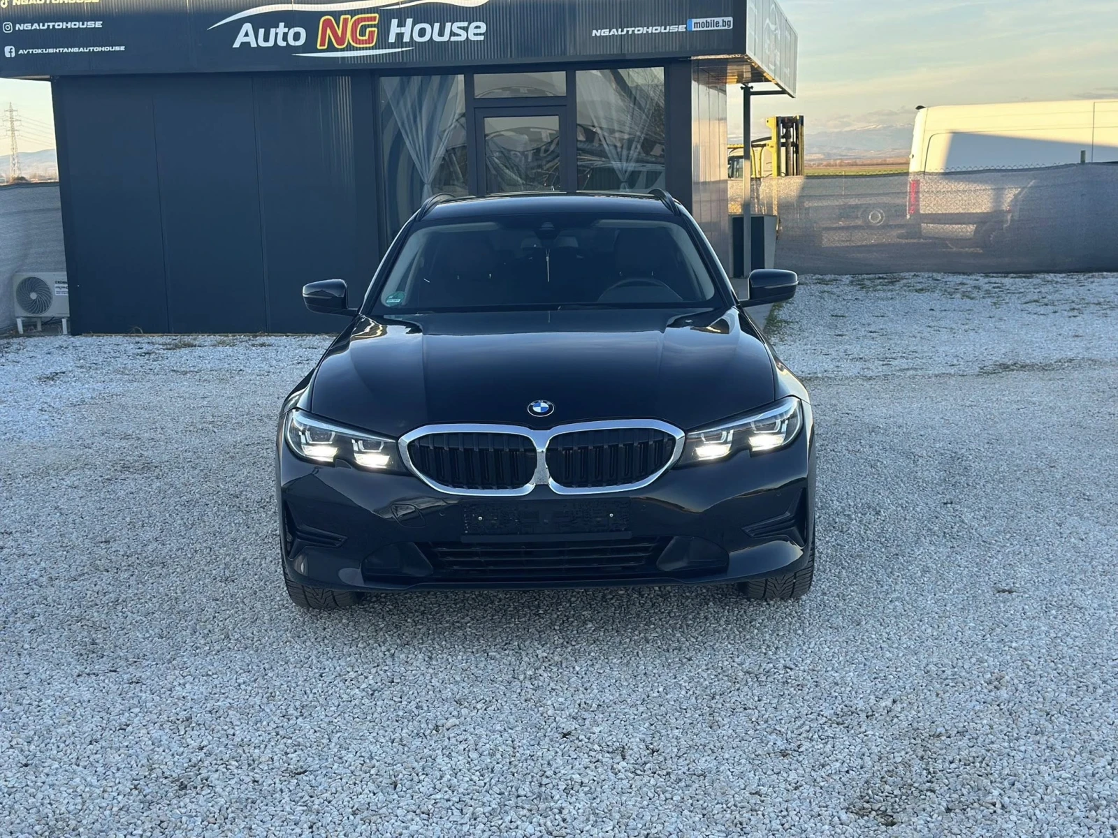 BMW 318 G21| MILD| NAVI| РЕКАРО| ПЕРФЕКТНО СЪСТОЯНИЕ - изображение 2