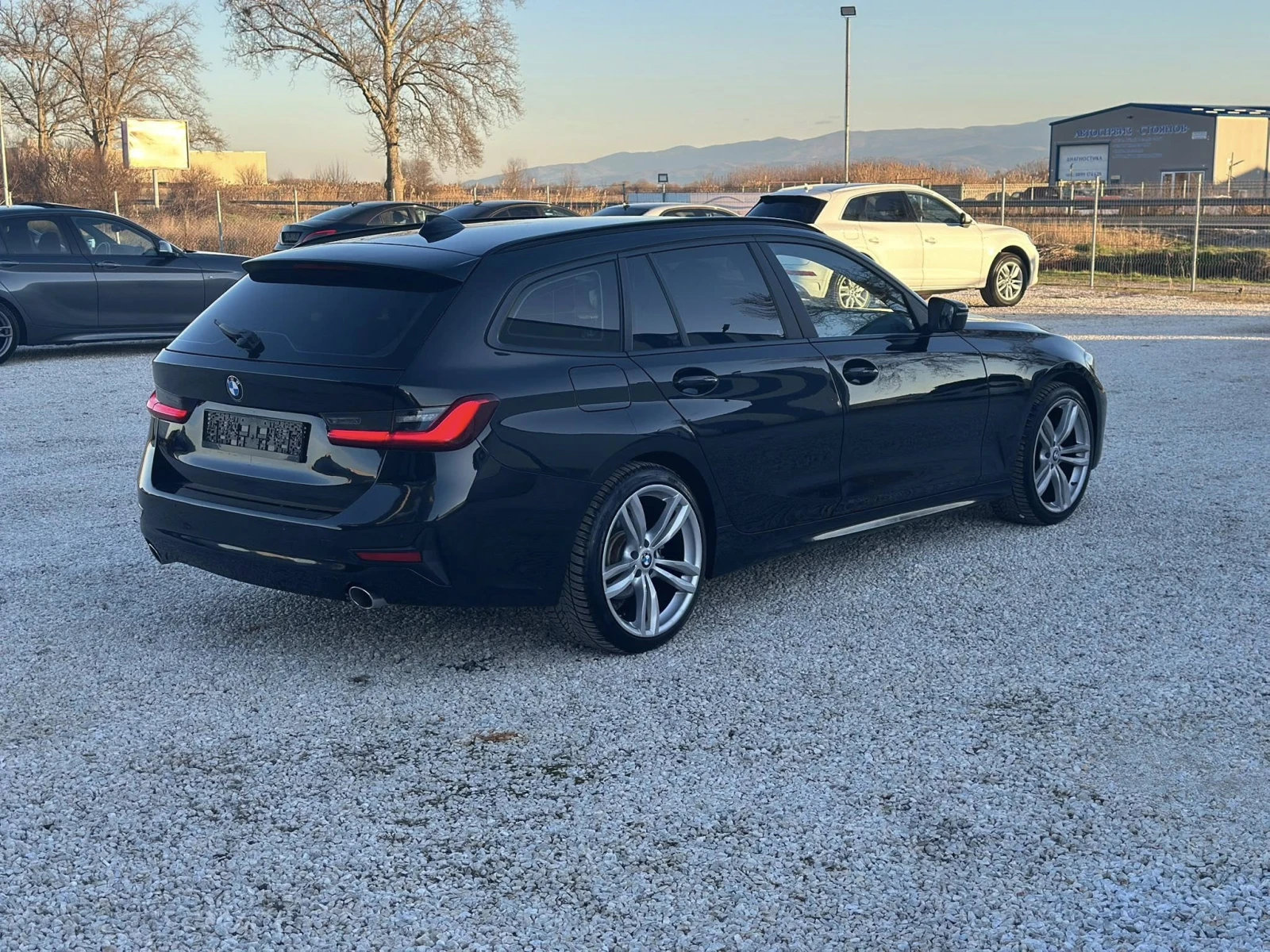 BMW 318 G21| MILD| NAVI| РЕКАРО| ПЕРФЕКТНО СЪСТОЯНИЕ - изображение 4