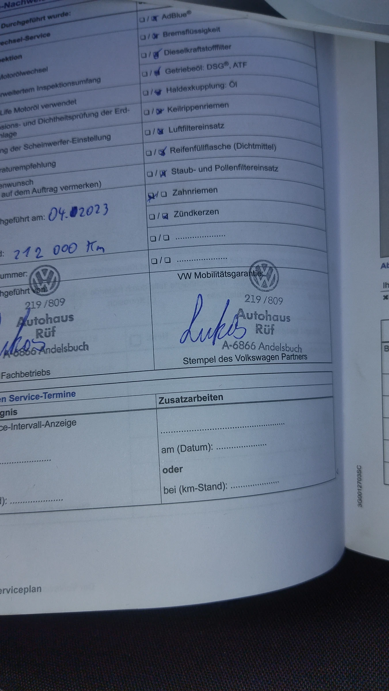 VW Passat 8-2.0TDI-4MOTION, снимка 15 - Автомобили и джипове - 53642090