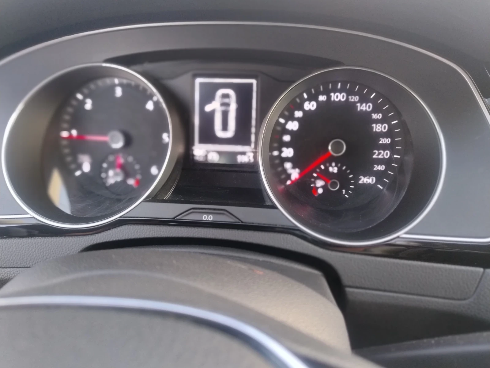 VW Passat 8-2.0TDI-4MOTION, снимка 11 - Автомобили и джипове - 53642090