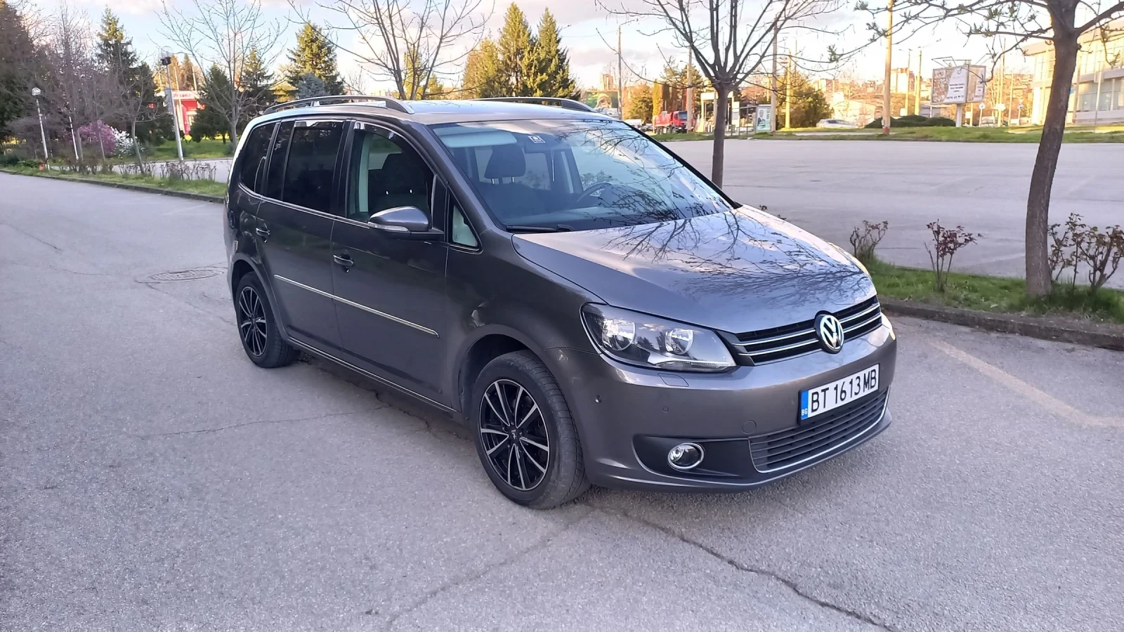 VW Touran 2.0tdi 140кс , снимка 8 - Автомобили и джипове - 54140945