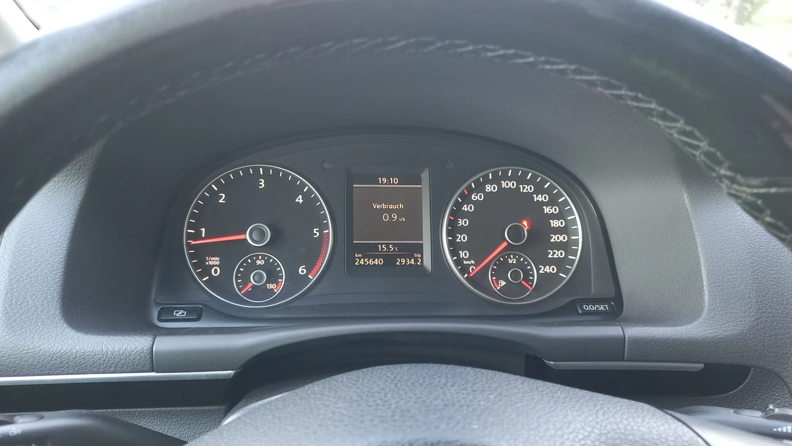 VW Touran 2.0tdi 140кс , снимка 15 - Автомобили и джипове - 54140945