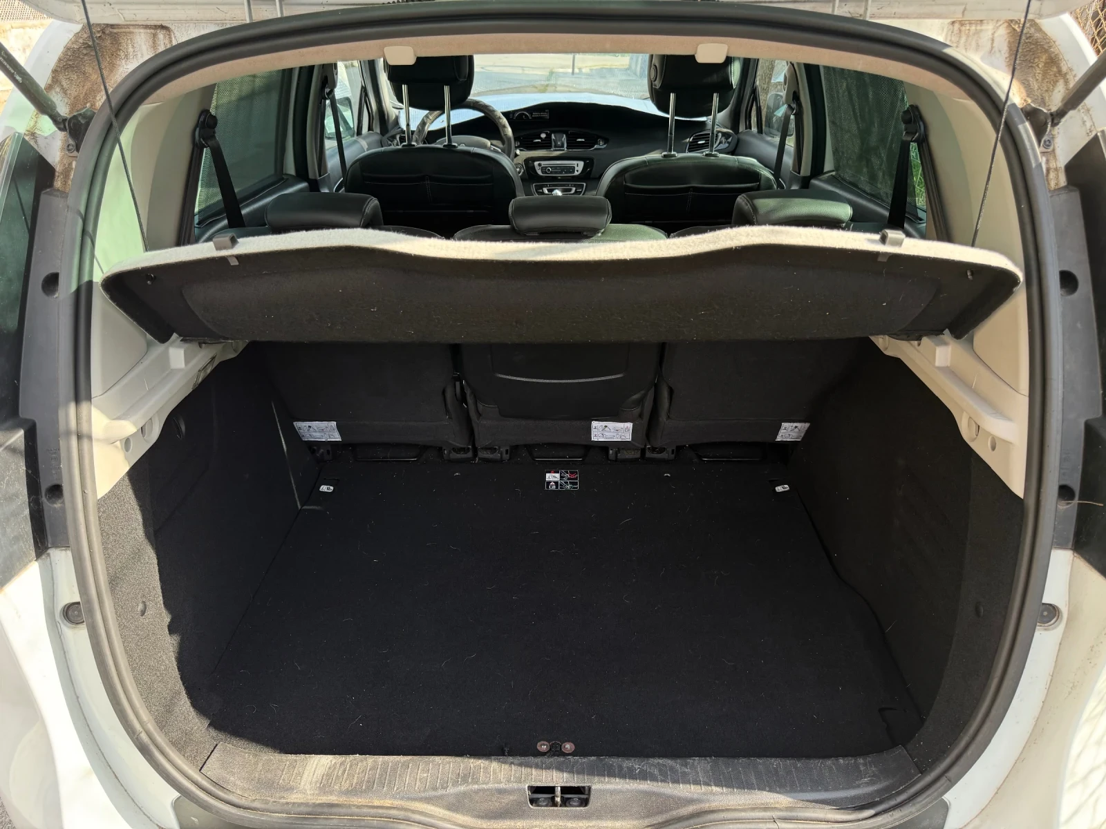 Renault Scenic 1.5 dci 110 к.с., снимка 10 - Автомобили и джипове - 54207373