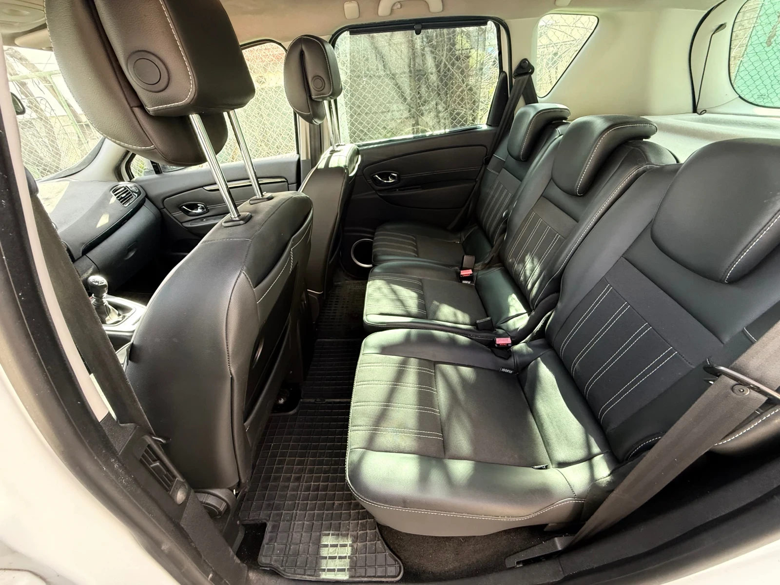 Renault Scenic 1.5 dci 110 к.с., снимка 8 - Автомобили и джипове - 54207373