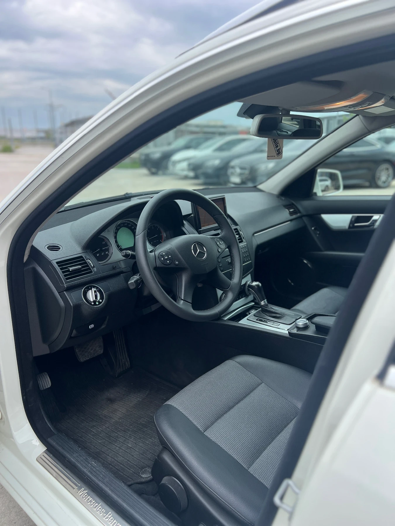 Mercedes-Benz C 220 OM646/РЕГИСТРИРАНА/ЛИЗИНГ, снимка 10 - Автомобили и джипове - 54453065