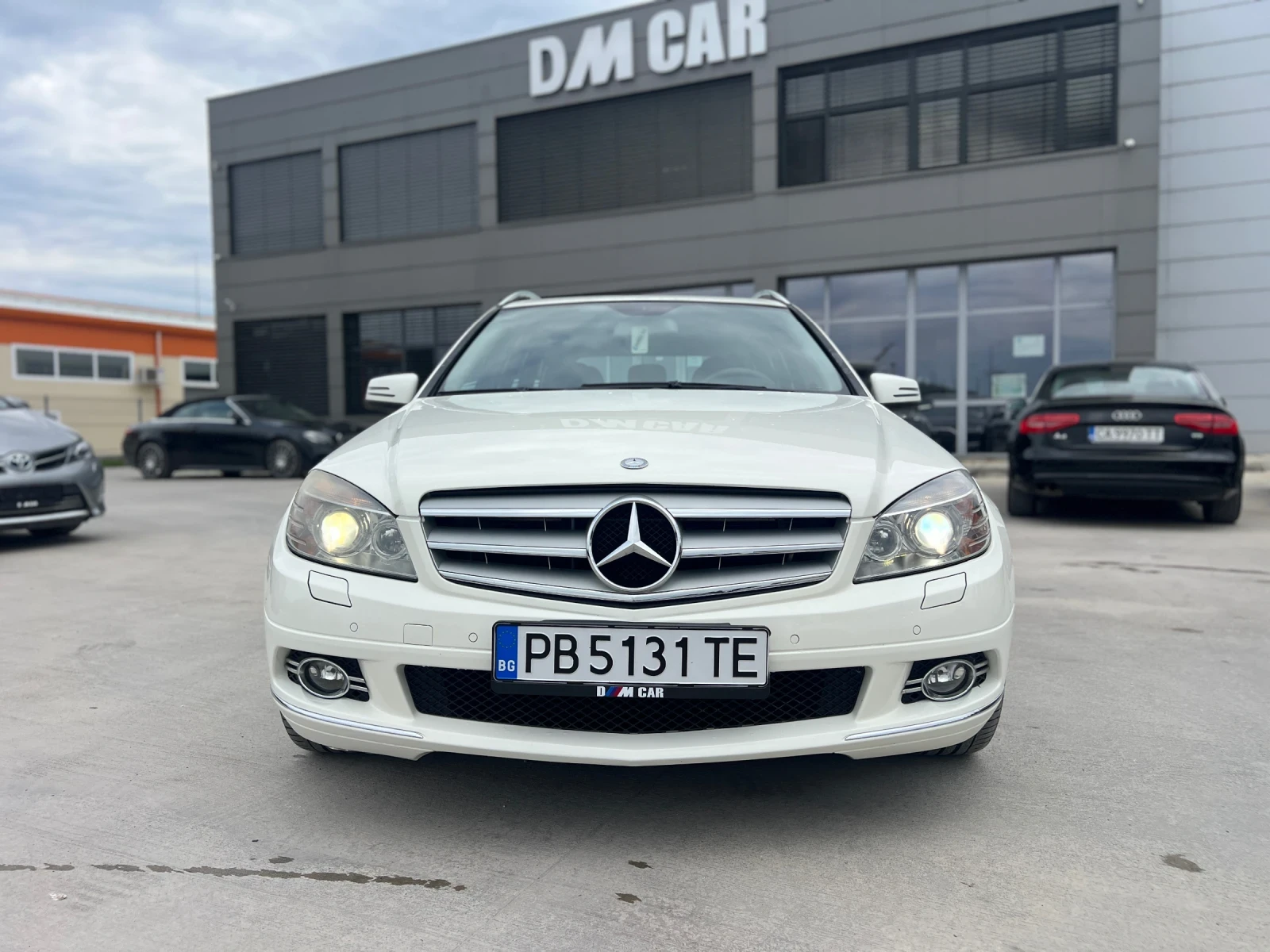 Mercedes-Benz C 220 OM646/РЕГИСТРИРАНА/ЛИЗИНГ, снимка 2 - Автомобили и джипове - 54453065