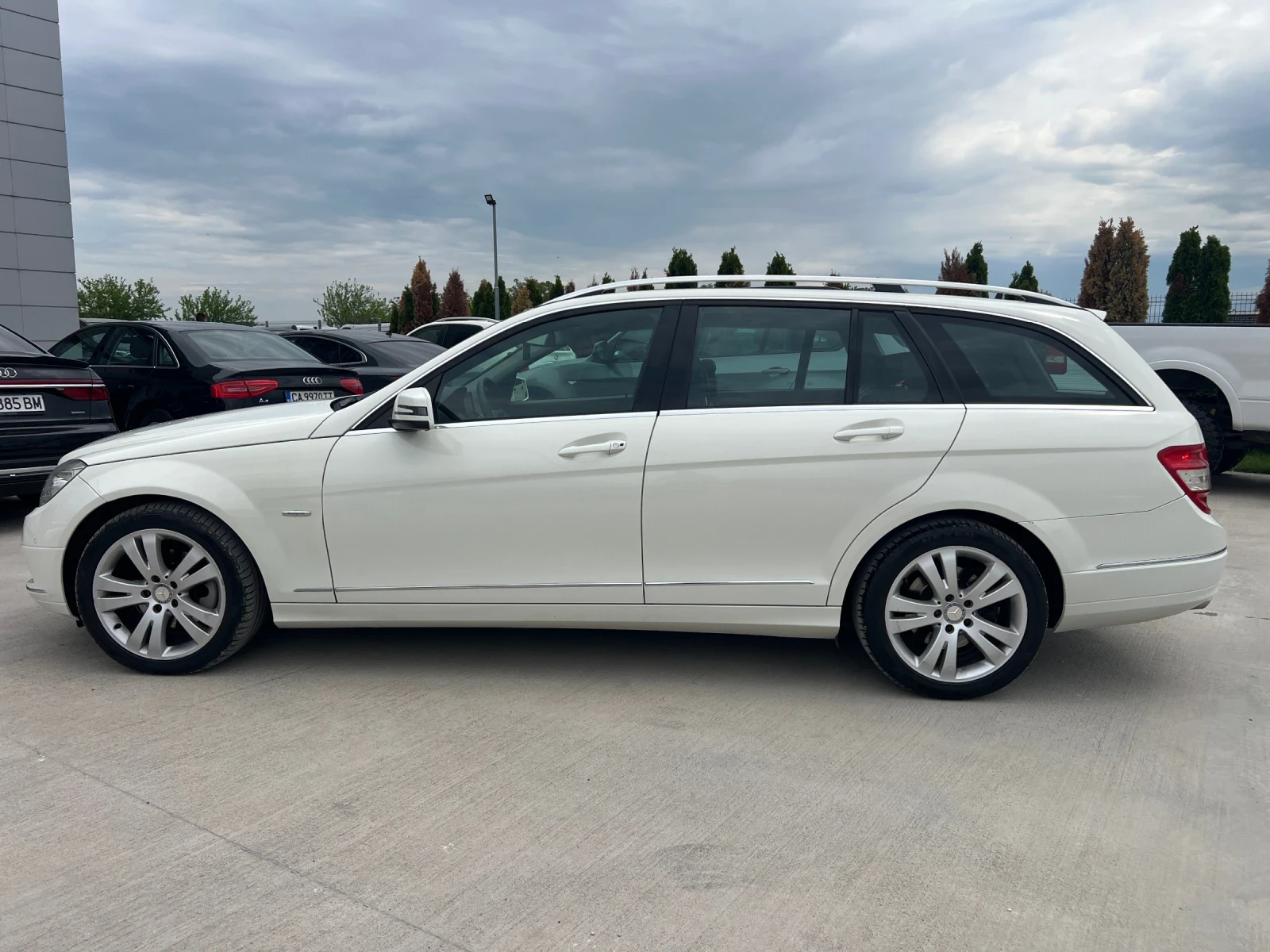 Mercedes-Benz C 220 OM646/РЕГИСТРИРАНА/ЛИЗИНГ, снимка 5 - Автомобили и джипове - 54453065