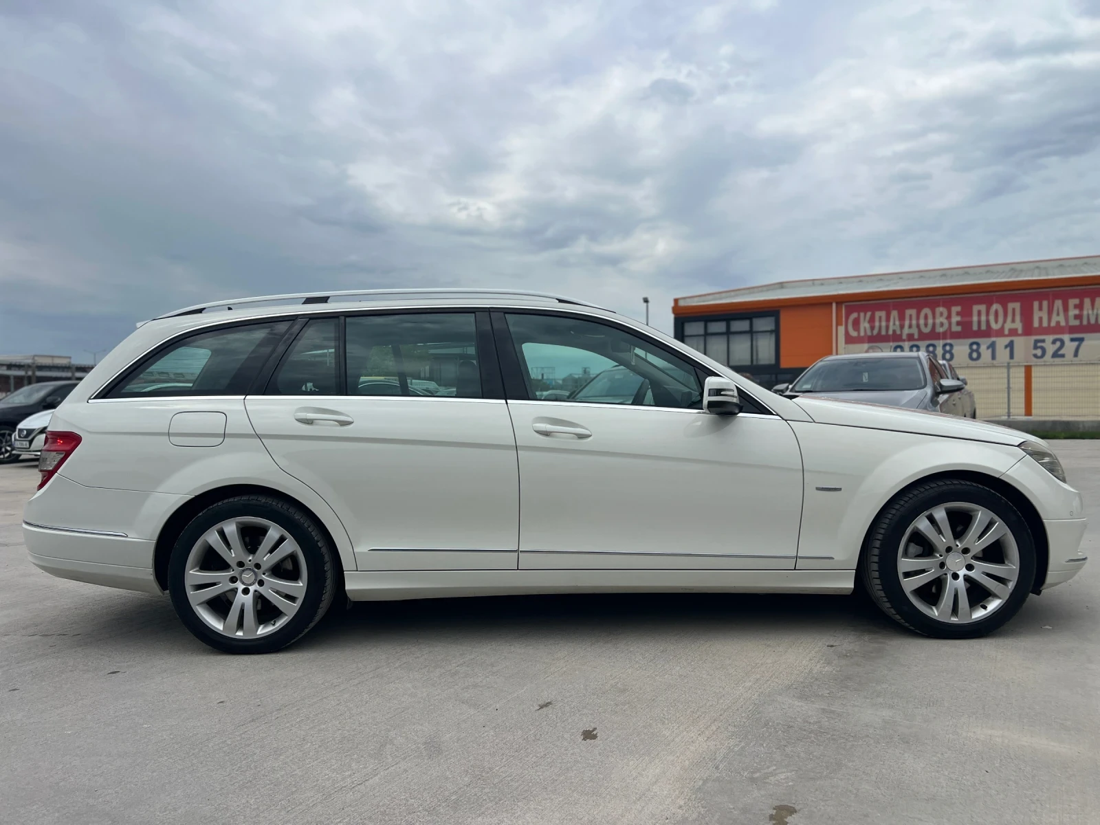 Mercedes-Benz C 220 OM646/РЕГИСТРИРАНА/ЛИЗИНГ, снимка 4 - Автомобили и джипове - 54453065