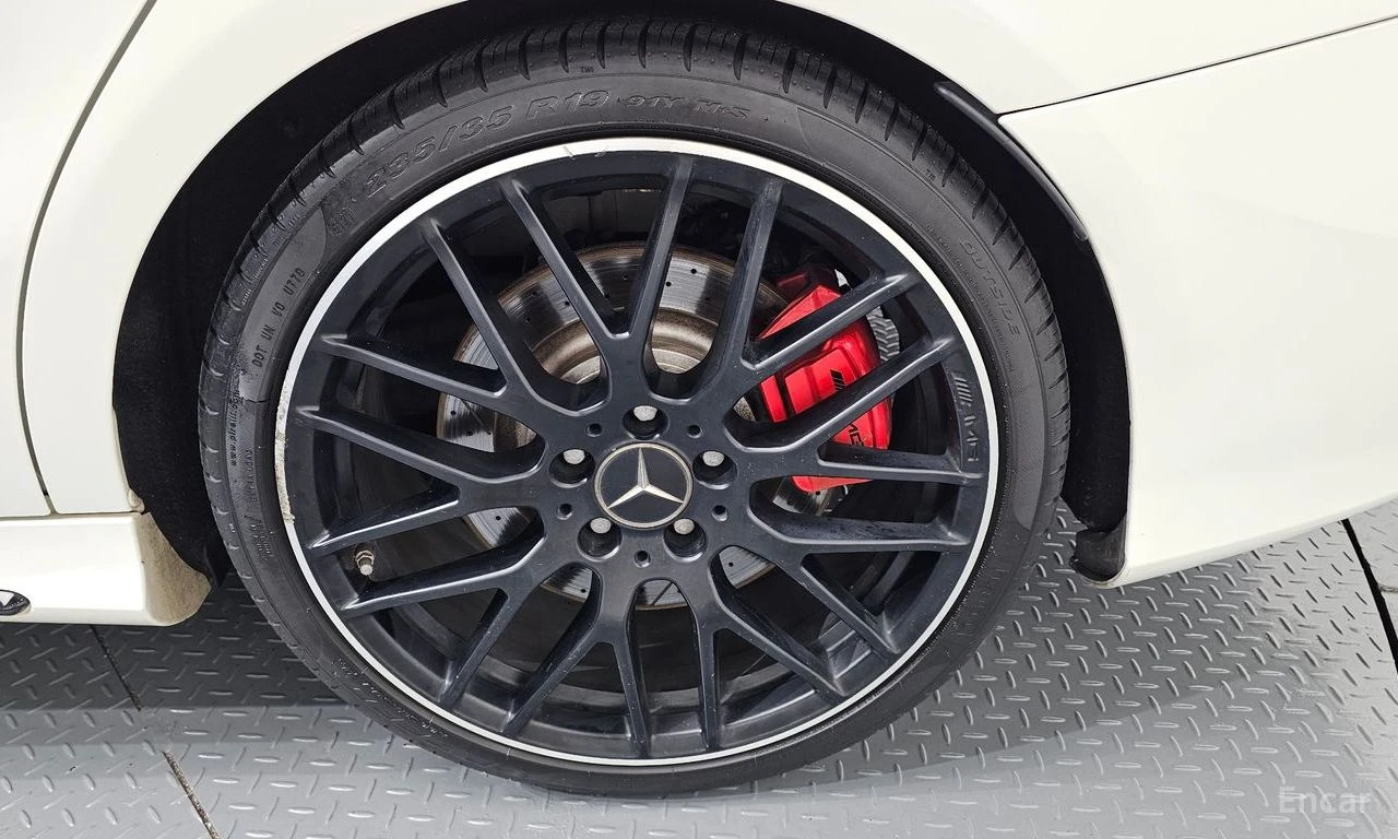 Mercedes-Benz CLA 45 AMG 4MATIC* ПОДГРЕВ* НАВИГАЦИЯ* 2 КЛЮЧА, снимка 13 - Автомобили и джипове - 54817335