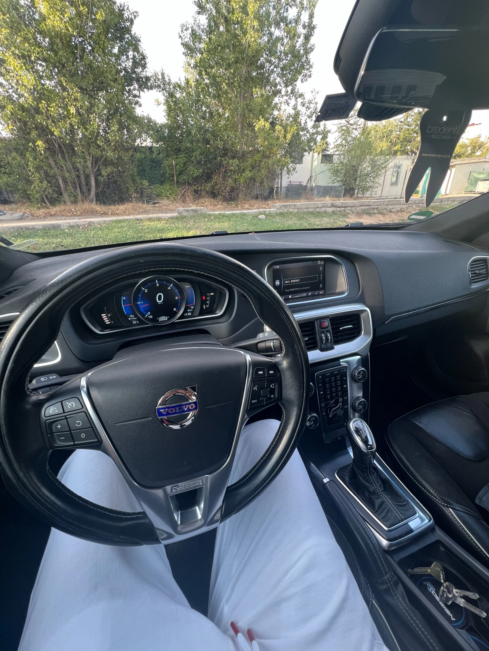 Volvo V40 D4 R-Design Германия, снимка 7 - Автомобили и джипове - 54987596