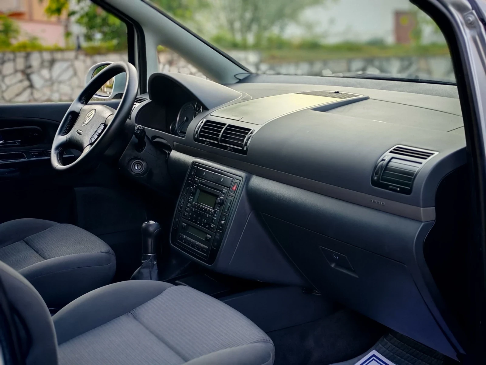 VW Sharan 2.0TDI(140)* FACELIFT* 6-СКОРОСТИ* 7-МЕСТА* , снимка 13 - Автомобили и джипове - 55179713