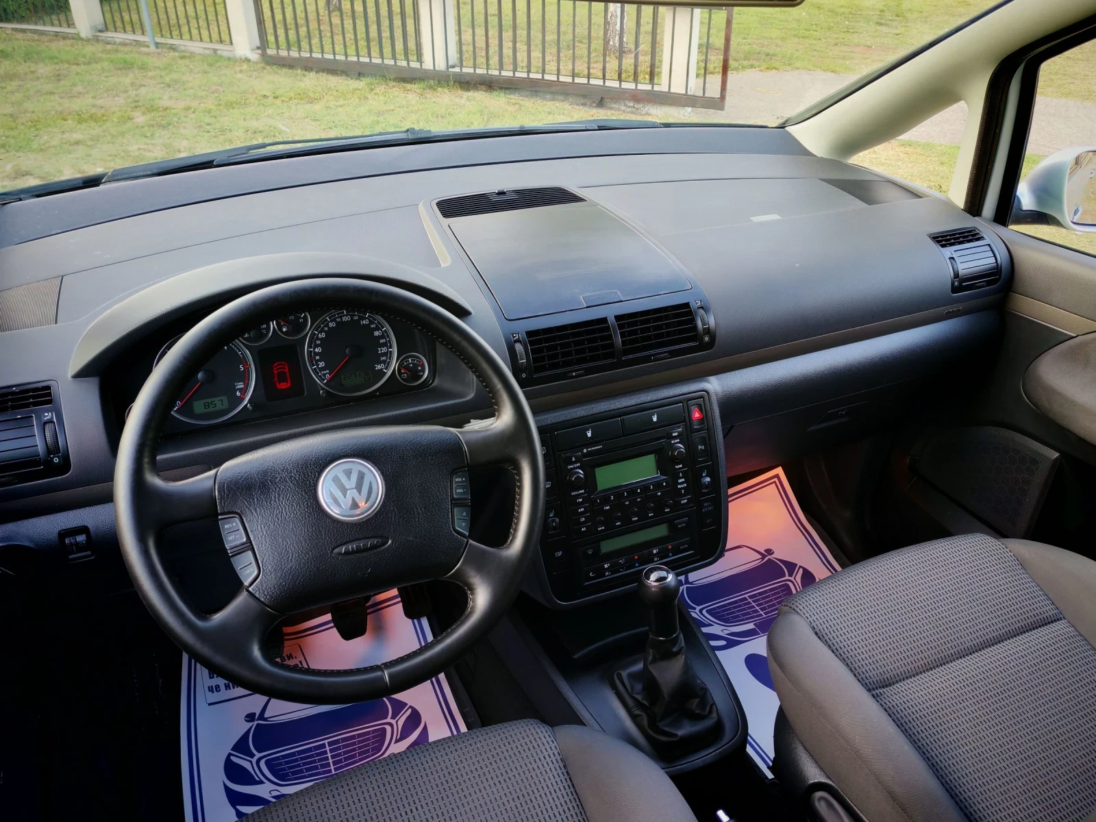 VW Sharan 2.0TDI(140)* FACELIFT* 6-СКОРОСТИ* 7-МЕСТА* , снимка 11 - Автомобили и джипове - 55179713