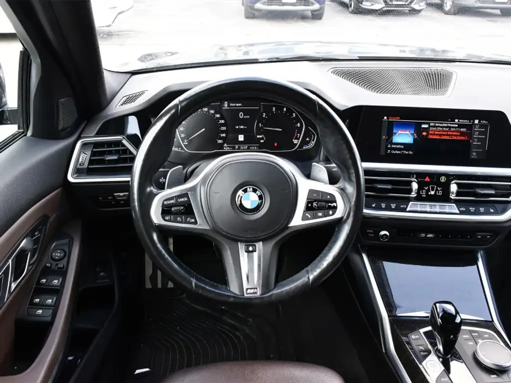 BMW 330 330i xDrive | M Sport Package, снимка 10 - Автомобили и джипове - 55230681