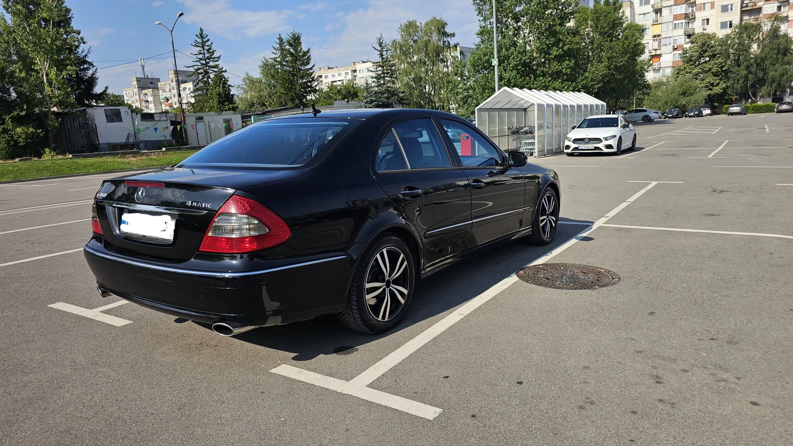 Mercedes-Benz E 350 AVANGARD 4-Matic - Газ, снимка 4 - Автомобили и джипове - 55334777