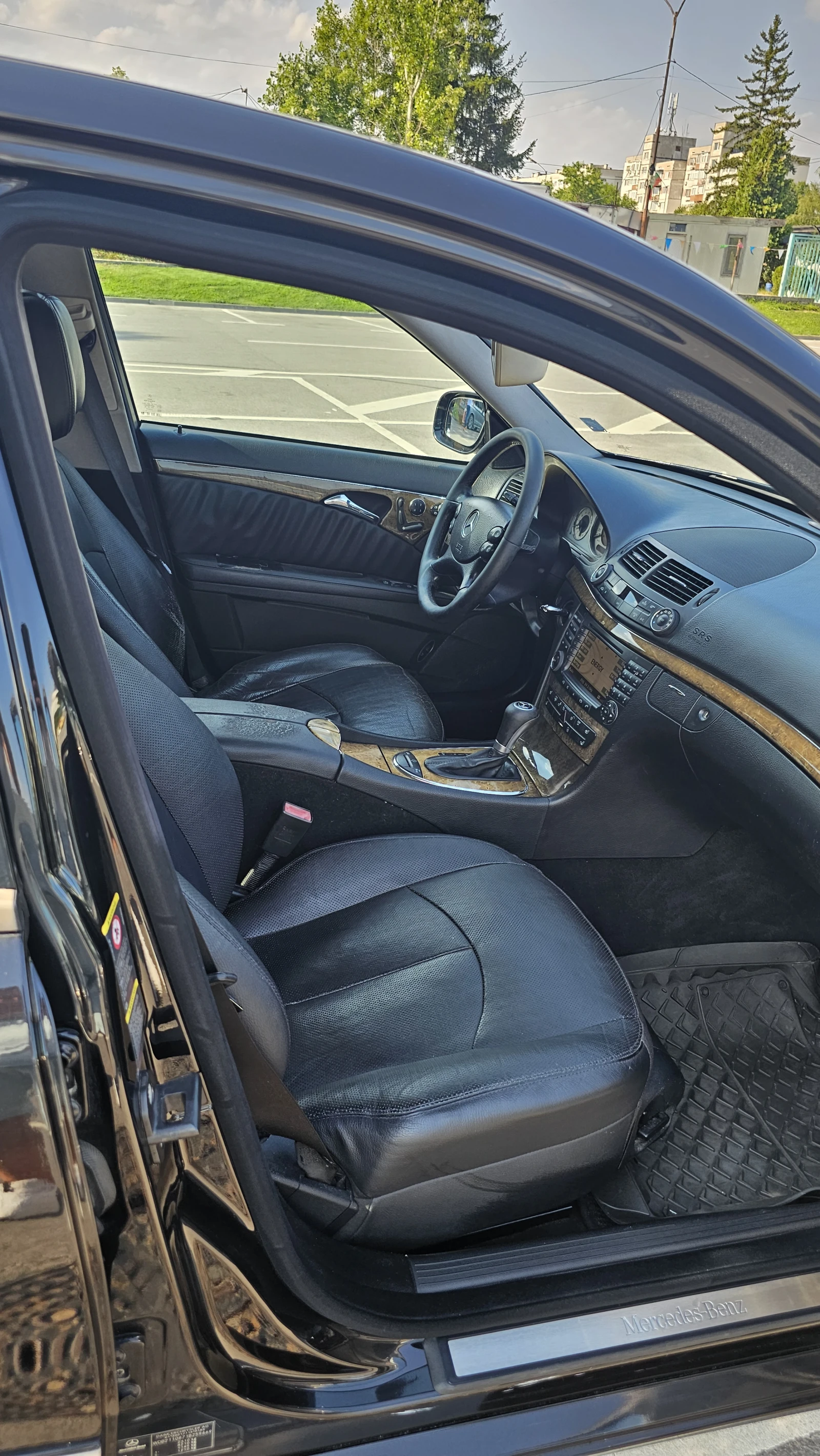 Mercedes-Benz E 350 AVANGARD 4-Matic - Газ, снимка 11 - Автомобили и джипове - 55334777