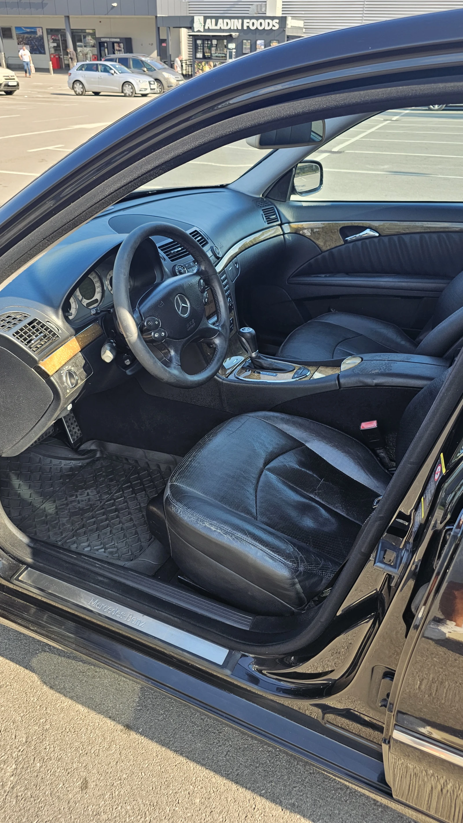 Mercedes-Benz E 350 AVANGARD 4-Matic - Газ, снимка 10 - Автомобили и джипове - 55334777
