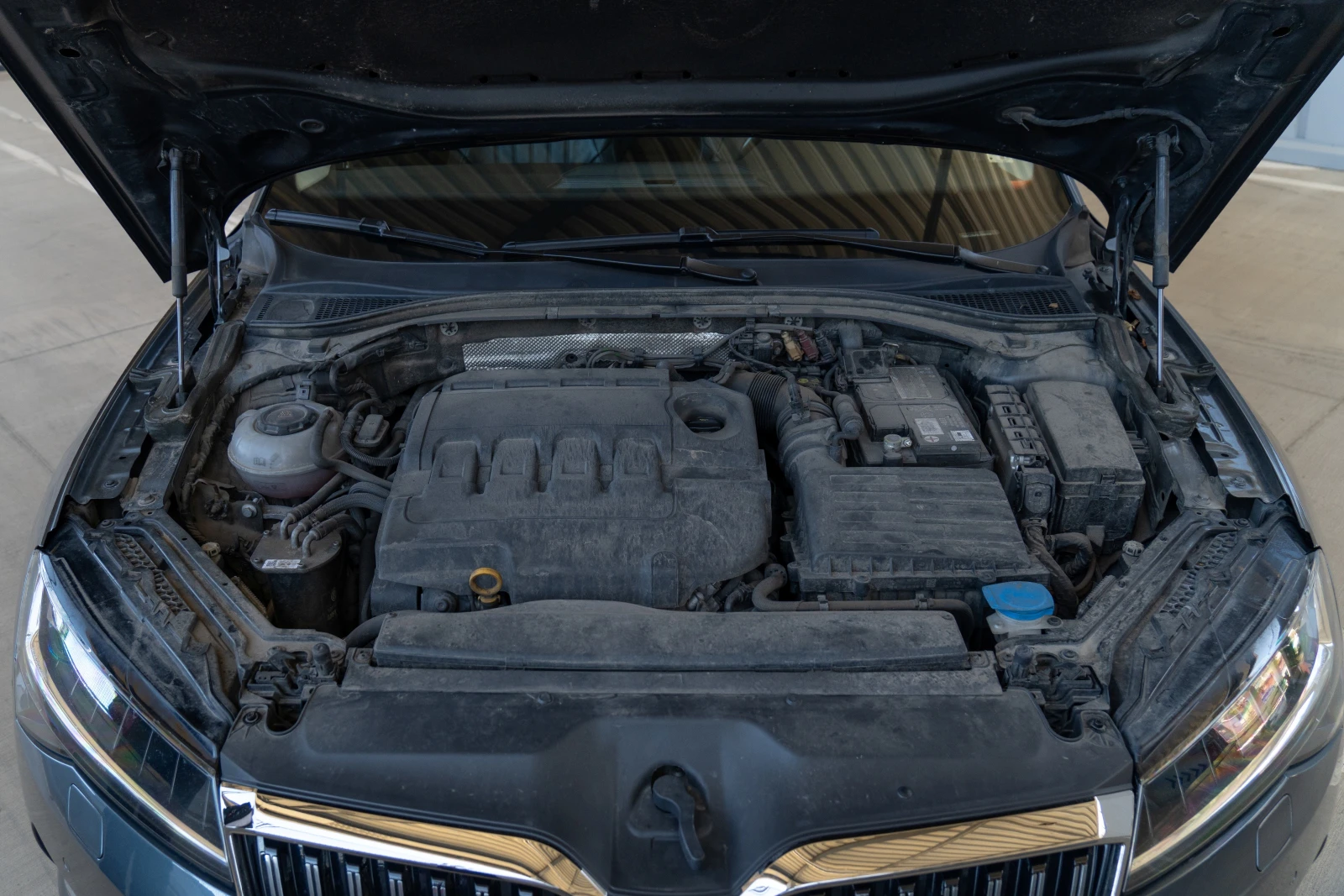 Skoda Superb 2.0 TDI 4x4, снимка 12 - Автомобили и джипове - 55414850