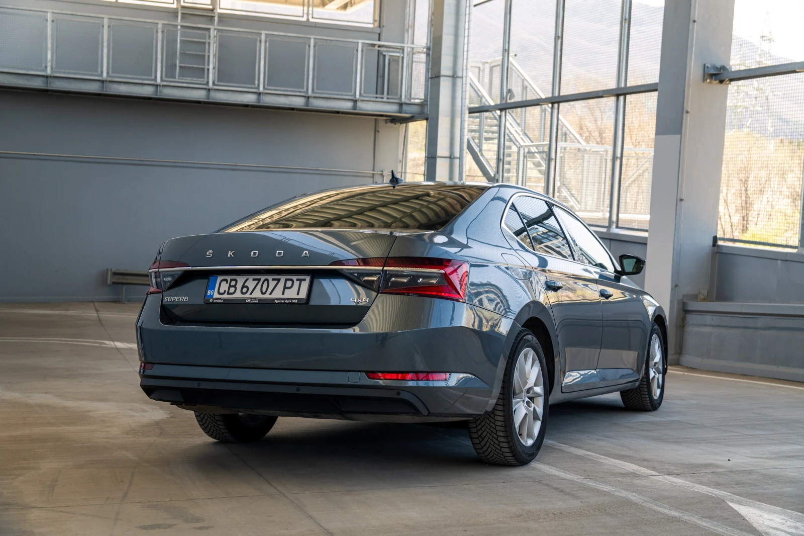 Skoda Superb 2.0 TDI 4x4, снимка 3 - Автомобили и джипове - 55414850