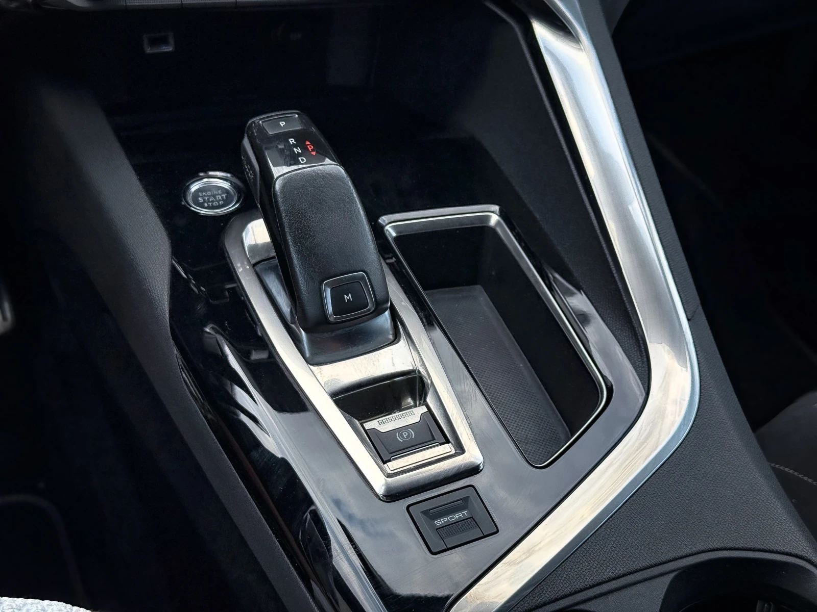 Peugeot 3008 2.0HDI* GT-LINE* PANO* ЛИЗИНГ, снимка 9 - Автомобили и джипове - 55430115