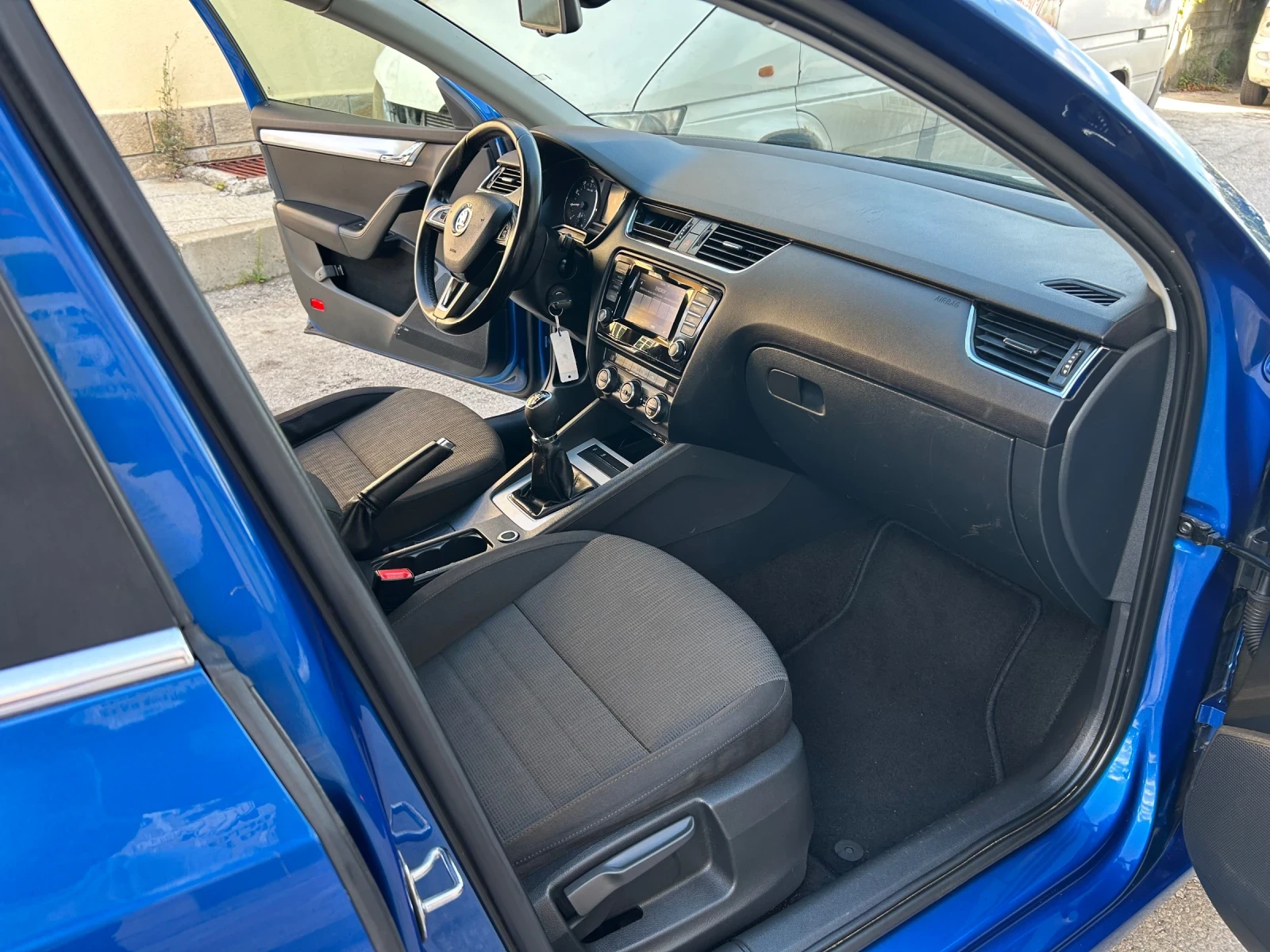 Skoda Octavia 1.4TSI 140k.c. НАВИ, снимка 9 - Автомобили и джипове - 55728104