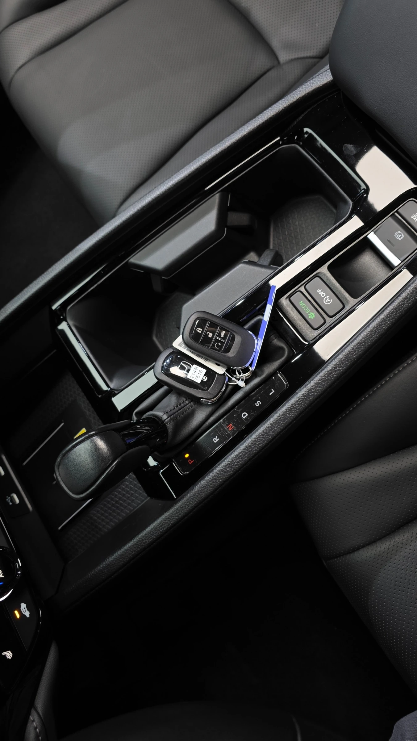Honda Accord 1.5T * DISTR * ЛЮК * КАМЕРА * ПОДГРЕВ, снимка 10 - Автомобили и джипове - 56119841