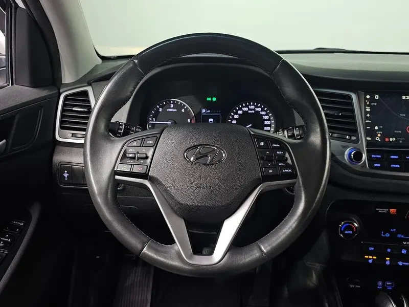 Hyundai Tucson 1.7 2WD MODERN, снимка 13 - Автомобили и джипове - 55796588
