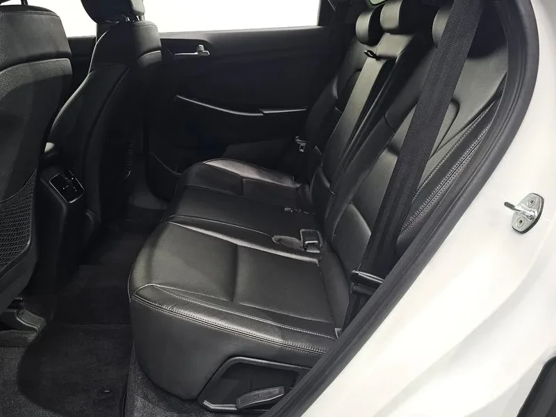 Hyundai Tucson 1.7 2WD MODERN, снимка 12 - Автомобили и джипове - 55796588