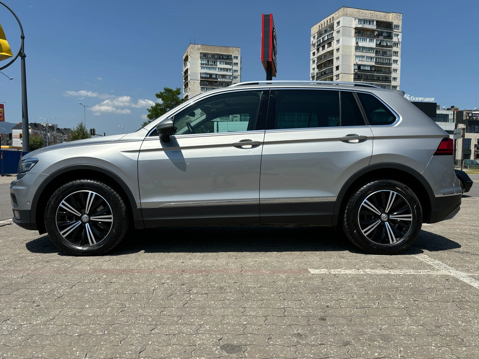 VW Tiguan Highline 2.0TSI 4MOTION BMT - изображение 4