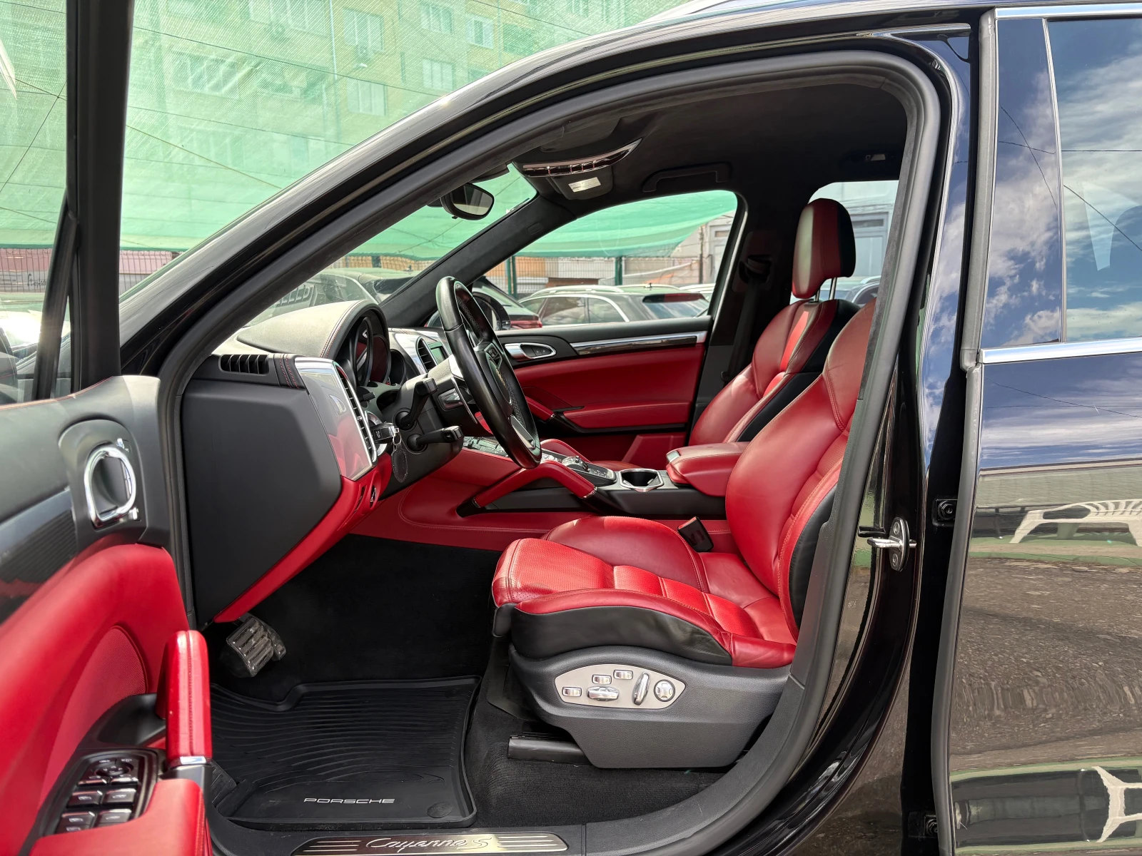 Porsche Cayenne 4.2D= ПОДГРЕВ= ОБСЛУЖЕНА= НАВИ= DISTRONIC= TOP=  - изображение 9