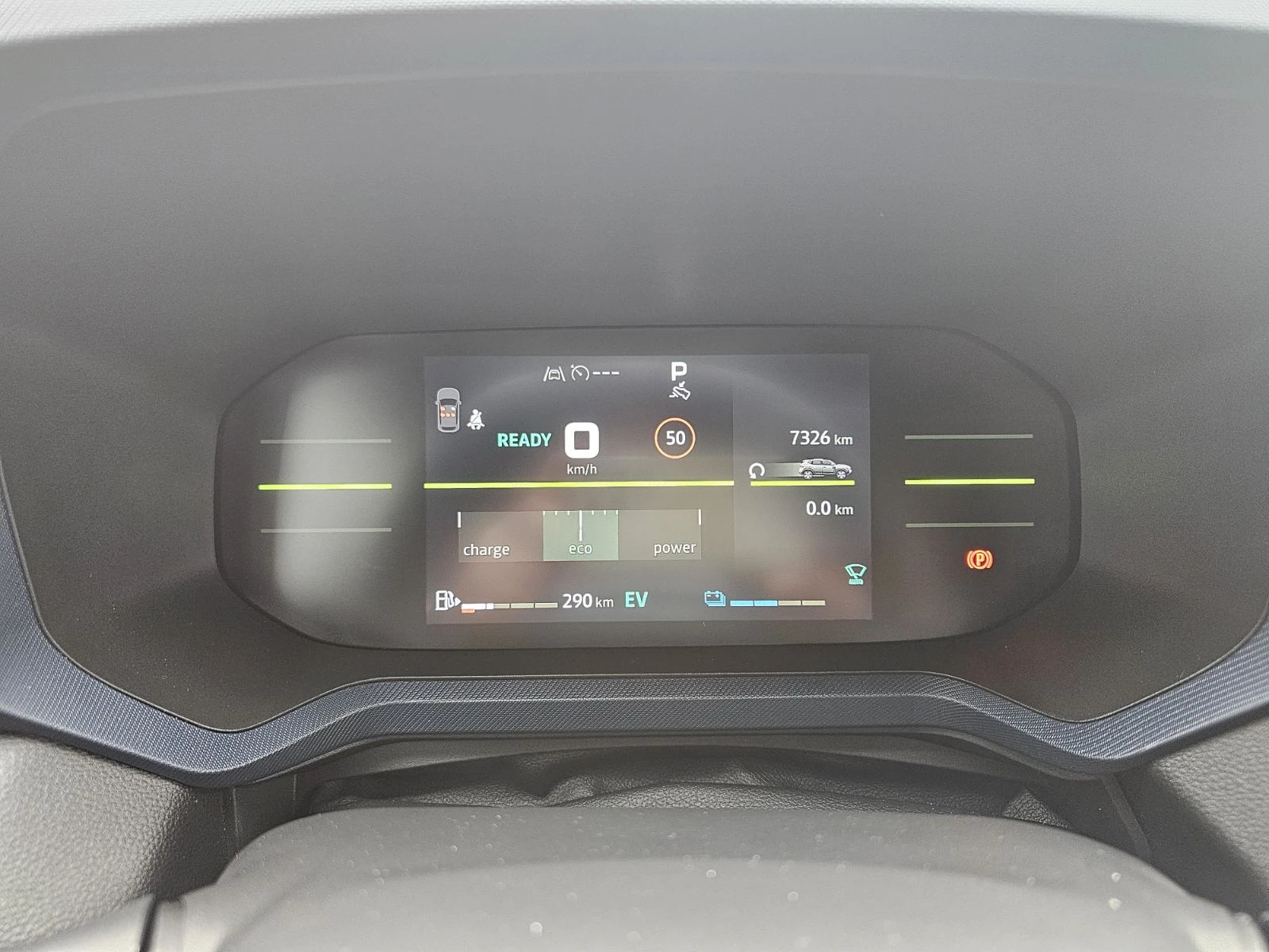 Dacia Duster JOURNEY HYBRID 140 - изображение 8