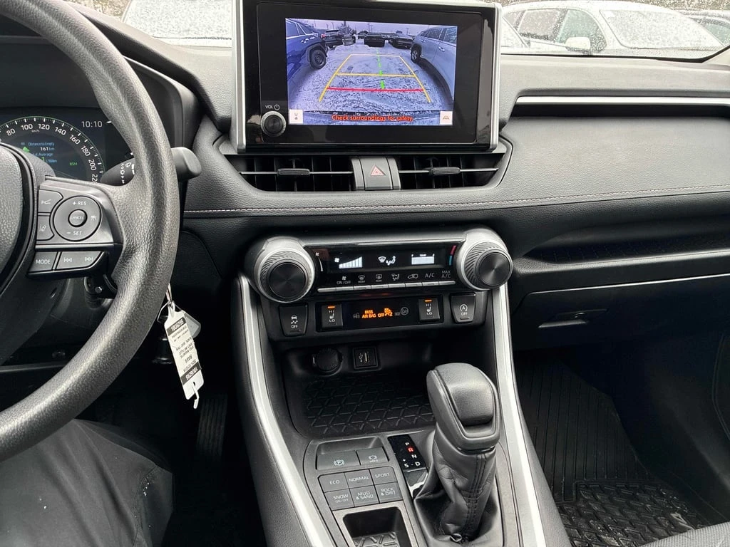 Toyota Rav4 2024 * LE * CARFAX * ОТ ПРЕДСТАВИТЕЛСТВО - изображение 9