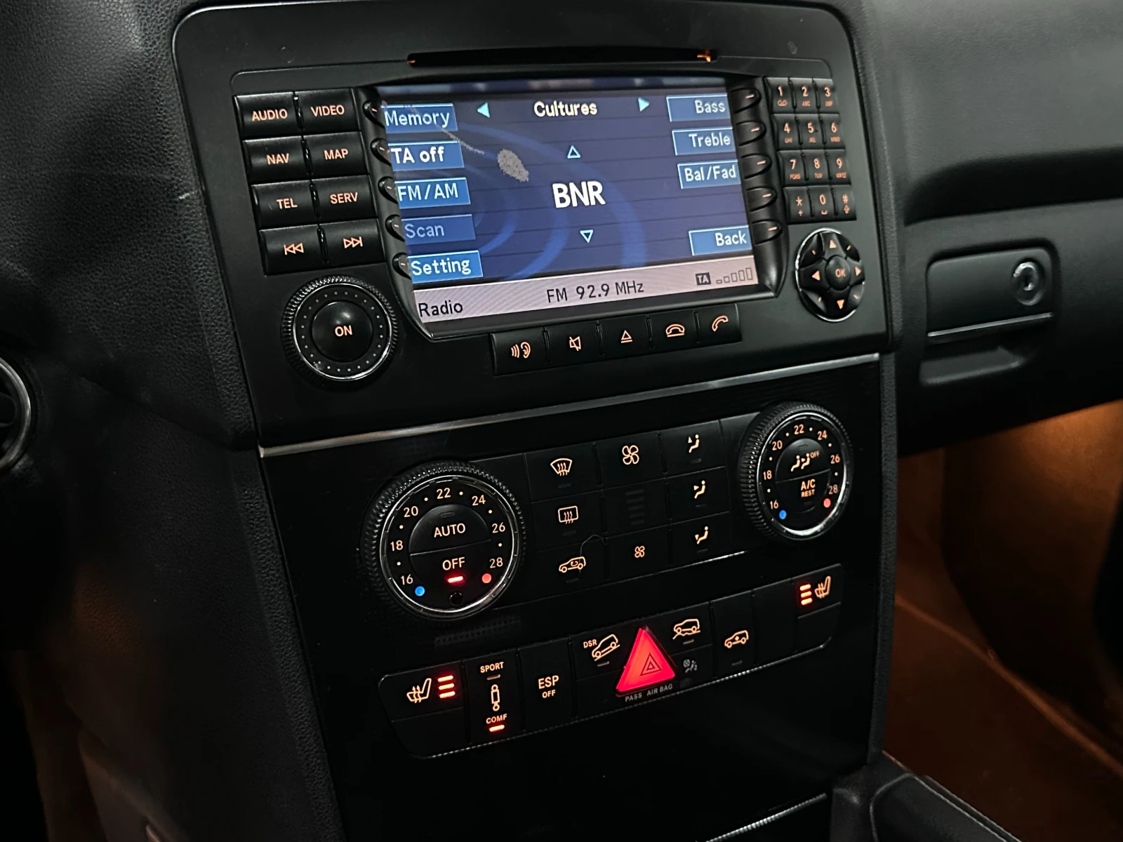 Mercedes-Benz ML 320 CDI* 4MATIC* ПОДГРЕВ* ПАРКТРОНИК, снимка 12 - Автомобили и джипове - 53479941