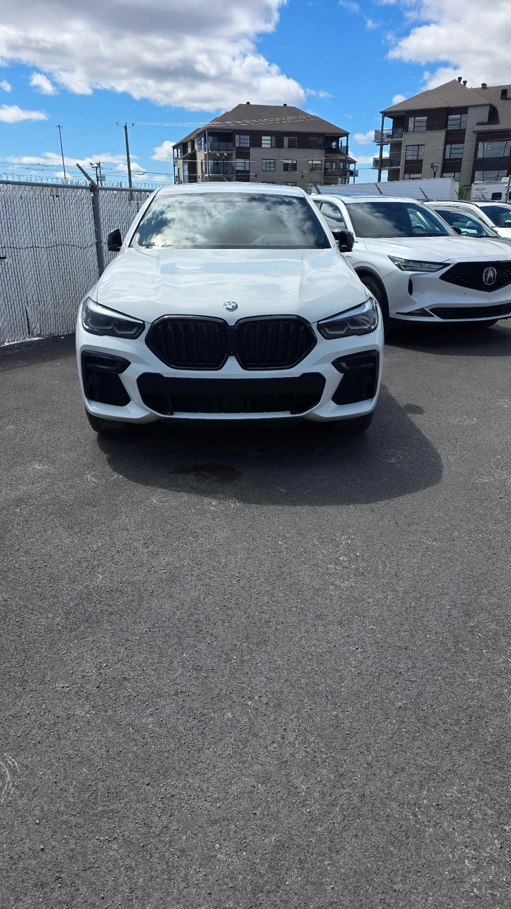 BMW X6 M ПАКЕТ * ДИСТРОНИК * HARMAN KARDON * SWAROVSKI