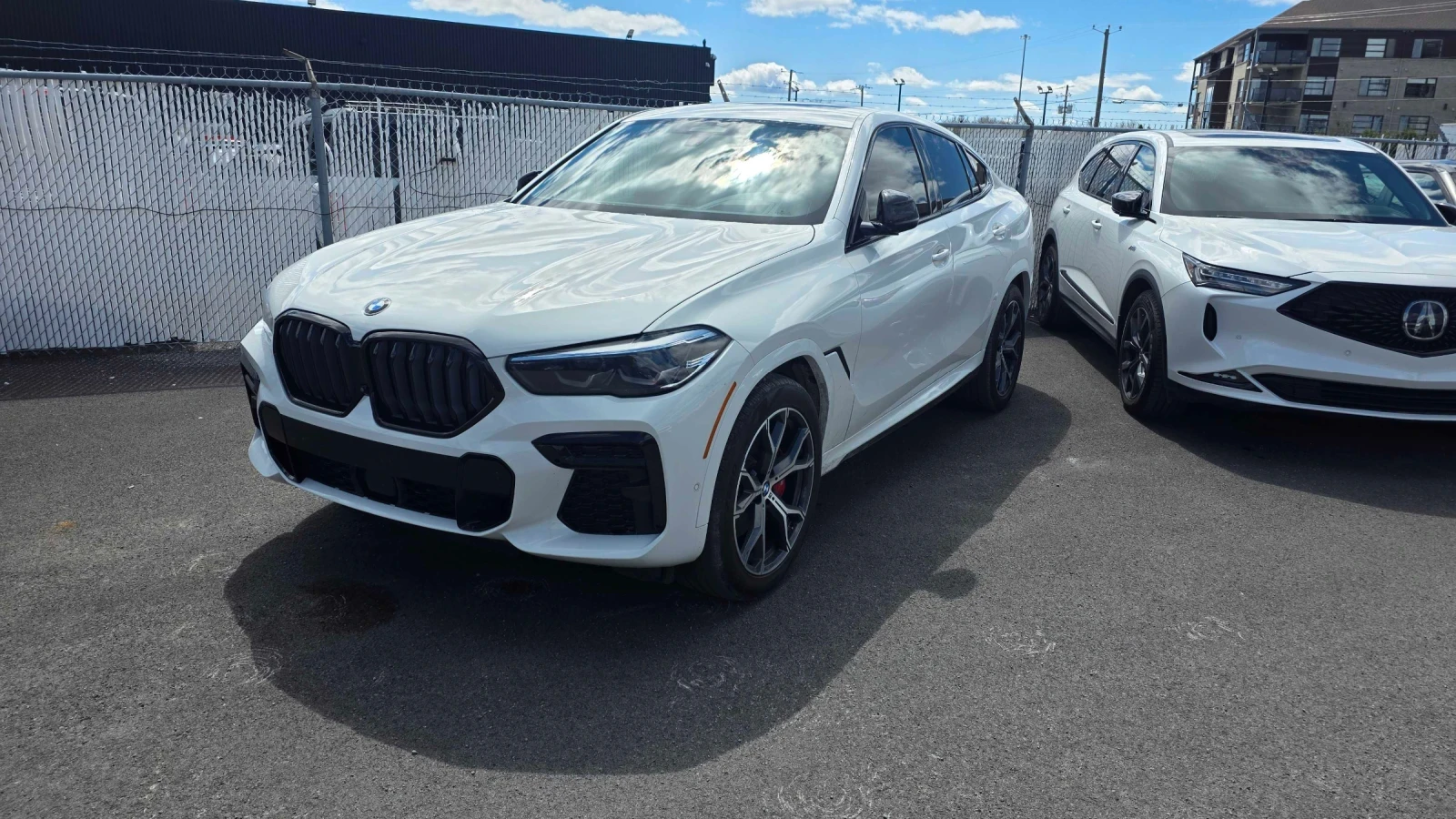 BMW X6 M ПАКЕТ * ДИСТРОНИК * HARMAN KARDON * SWAROVSKI, снимка 2 - Автомобили и джипове - 54586986