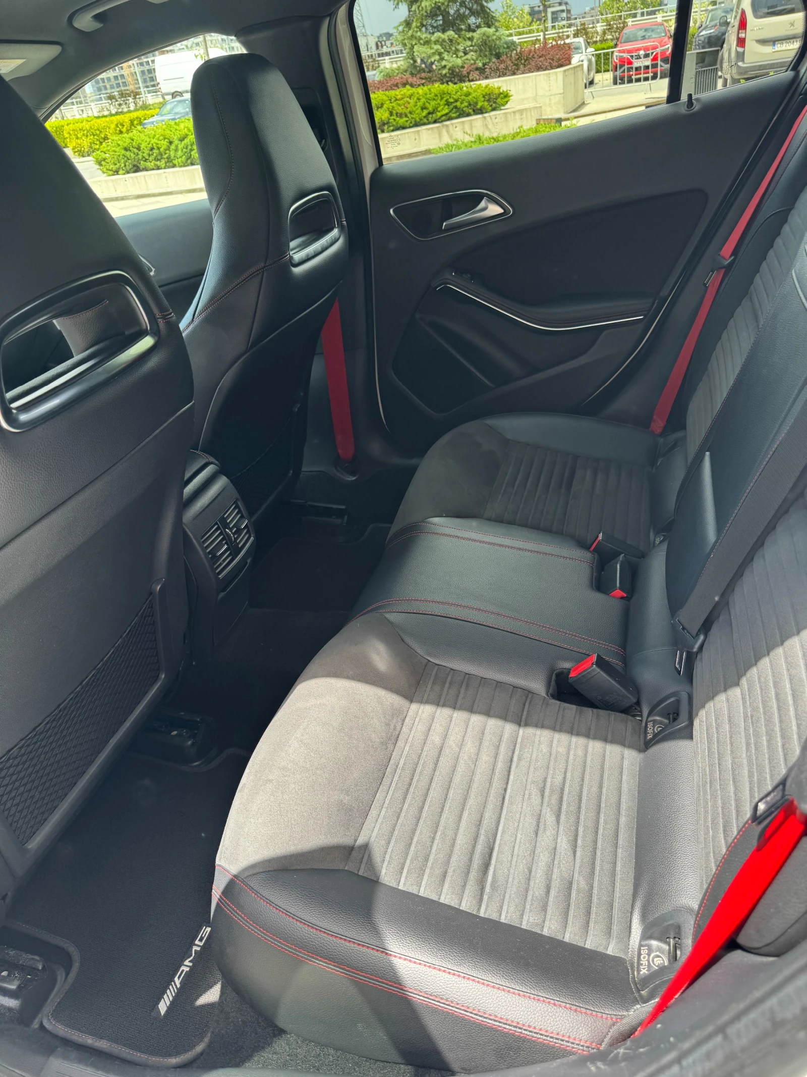 Mercedes-Benz GLA 220 d 4MATIC AMG, снимка 13 - Автомобили и джипове - 54721623