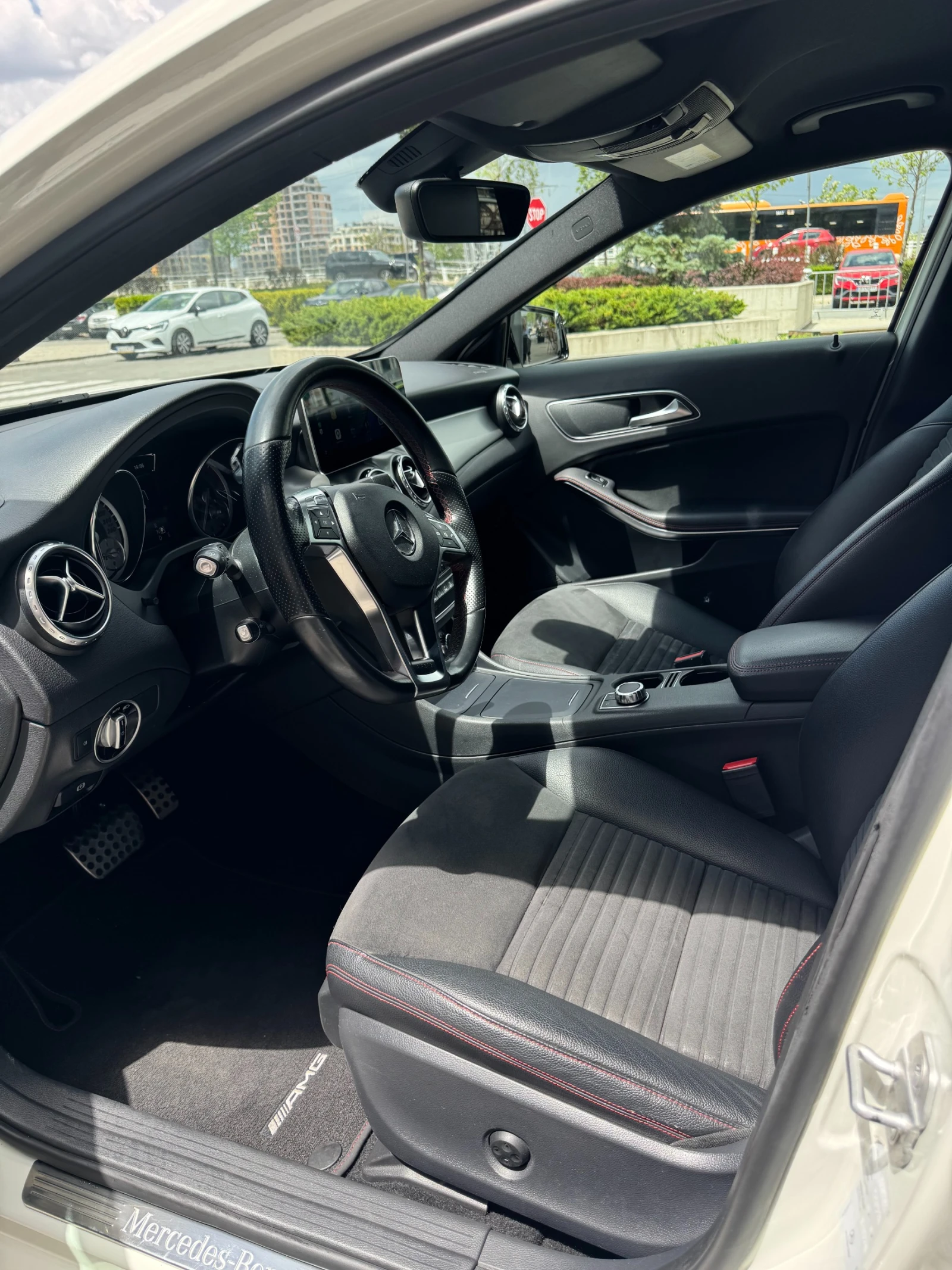 Mercedes-Benz GLA 220 d 4MATIC AMG, снимка 12 - Автомобили и джипове - 54721623