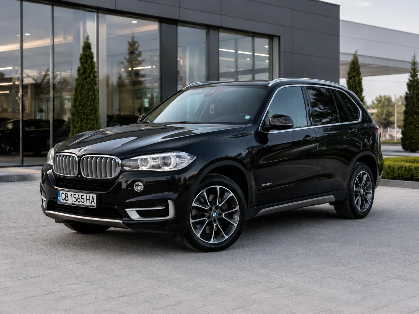 BMW X5 xDrive30d* INDIVIDUAL* HUD* 3хTV, снимка 2 - Автомобили и джипове - 55793000